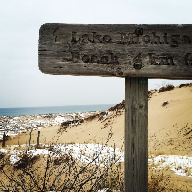 a cold hike in the sleeping bear dunes to lake michigan 